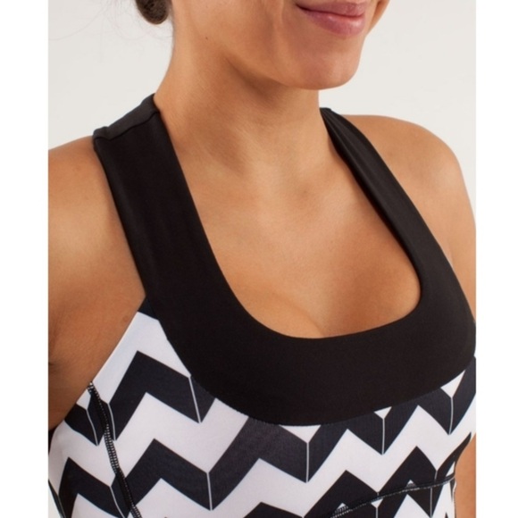 Lululemon Scoop Neck Tank Size 6 - Picture 4 of 10